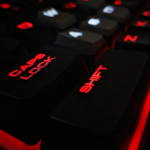 RGB belyst gaming tastatur